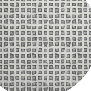 HomeRoots 8' Gray and Silver Geometric Round Rug - Washable, UV-Protected, Stylish, Durable for High-Traffic Areas 661518