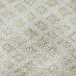 HomeRoots 8' Ivory and Beige Geometric Round Rug - Washable, UV-Protected, Non-Slip, Perfect for Kids & Pets! 661524