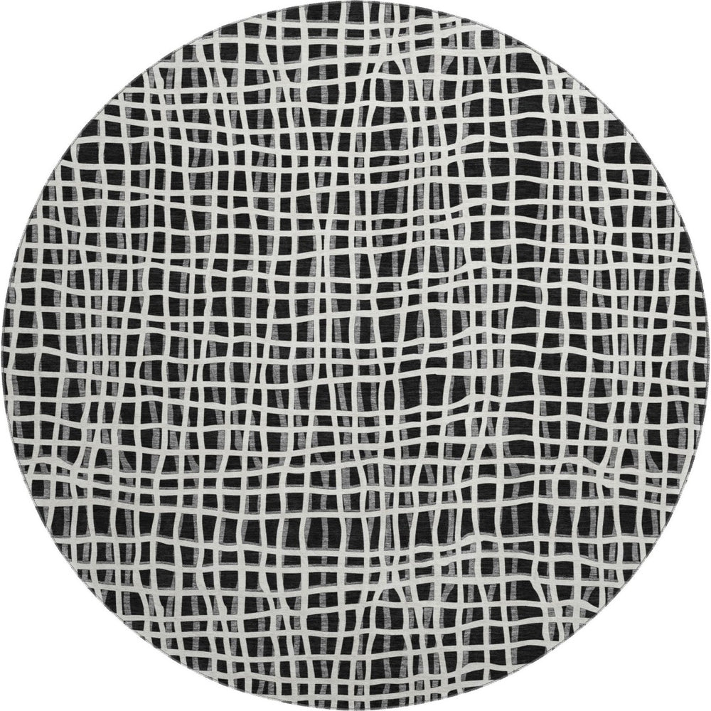 HomeRoots 8' Black And Ivory Striped Round Rug - Washable, UV Protected, Stain Resistant, Durable for High Traffic Areas 661626