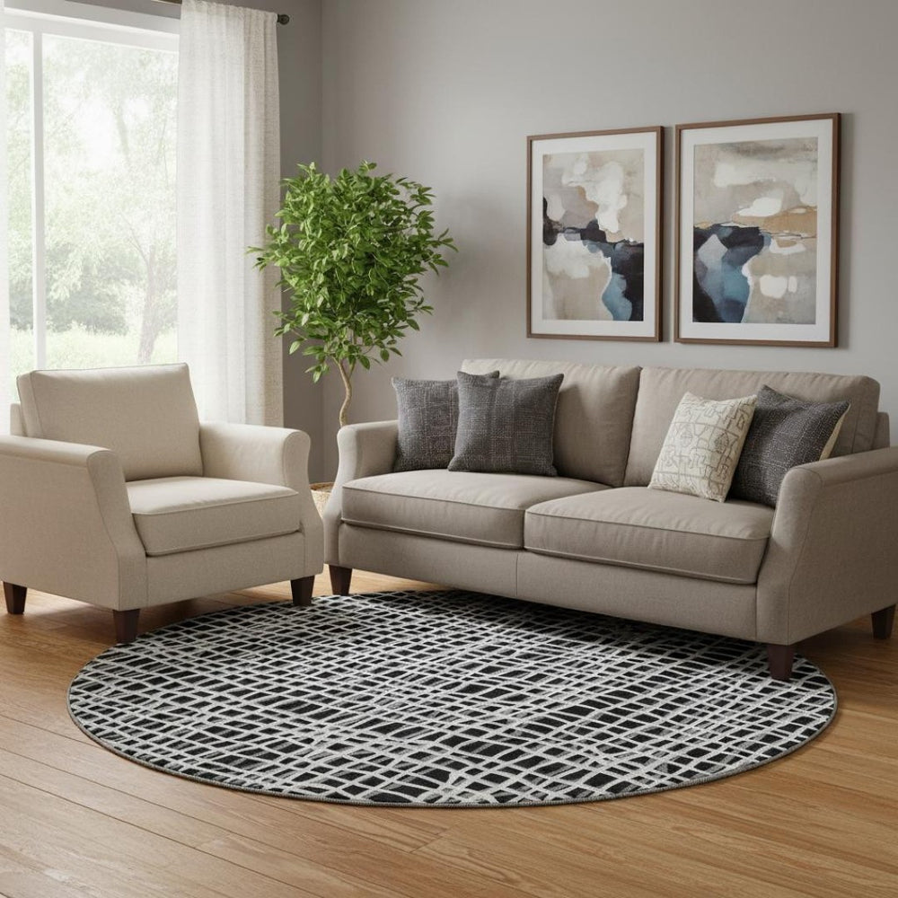 HomeRoots 8' Black And Ivory Striped Round Rug - Washable, UV Protected, Stain Resistant, Durable for High Traffic Areas 661626