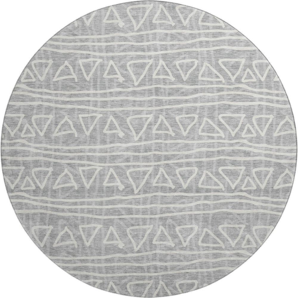 HomeRoots 8' Gray and Silver Geometric Washable Round Rug - Durable, UV Protected, Modern Design for Any Space! 661716