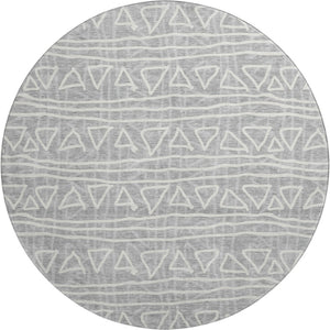 HomeRoots 8' Gray and Silver Geometric Washable Round Rug - Durable, UV Protected, Modern Design for Any Space! 661716