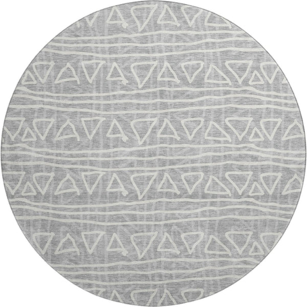 HomeRoots 8' Gray and Silver Geometric Washable Round Rug - Durable, UV Protected, Modern Design for Any Space! 661716