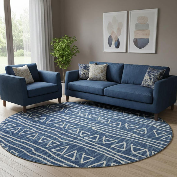 HomeRoots 8' Navy Blue & Ivory Geometric Round Rug - Washable, UV-Protected, Perfect for High-Traffic Areas! 661740