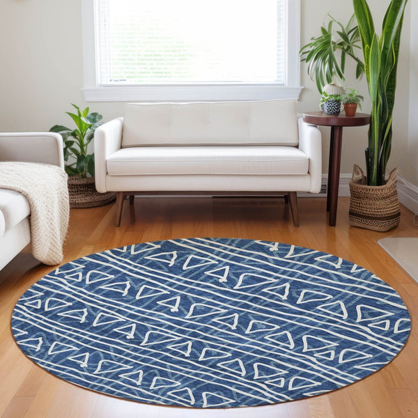 HomeRoots 8' Navy Blue & Ivory Geometric Round Rug - Washable, UV-Protected, Perfect for High-Traffic Areas! 661740