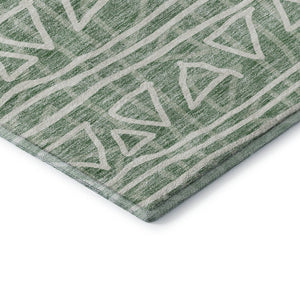 HomeRoots 8' Sage and Ivory Geometric Round Rug - Stylish, Washable, UV-Protected for Homes with Kids & Pets 661752