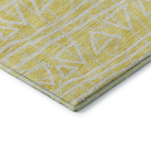 HomeRoots 8' Yellow and Ivory Geometric Round Rug - Washable, UV-Protected, Stylish for High-Traffic Areas 661776