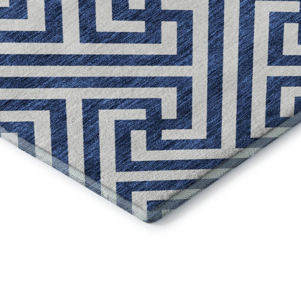 HomeRoots 8' Stylish Blue and Ivory Geometric Round Rug - UV Protected, Washable, Ideal for High-Traffic Areas 661788
