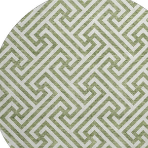 HomeRoots 8' Green and Beige Geometric Round Rug - Washable, Stain-Resistant, UV-Protected for Any Space! 661806