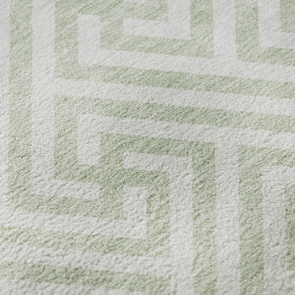 HomeRoots 8' Mint Green Geometric Round Rug - Washable, UV-Protected, Durable for Family Spaces & Patios 661824