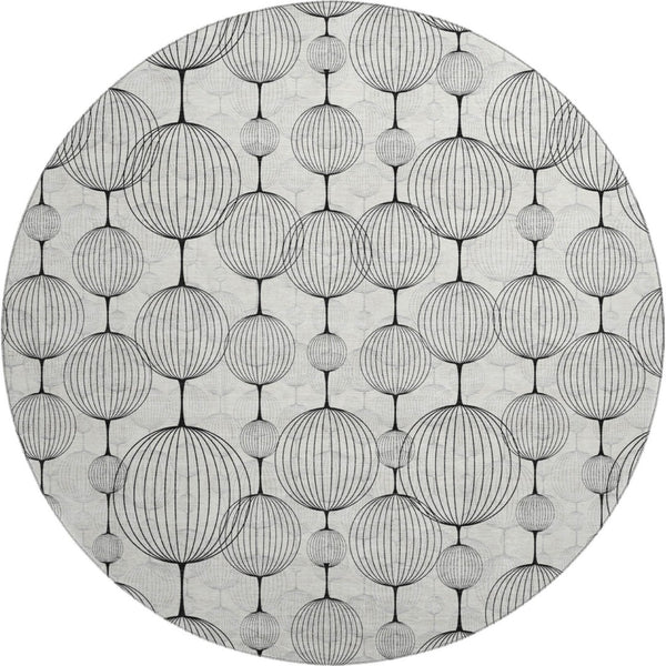 HomeRoots 8' Graphite & Silver Geometric Round Rug - Washable, UV Protected, Stain Resistant for High-Traffic Areas 661896