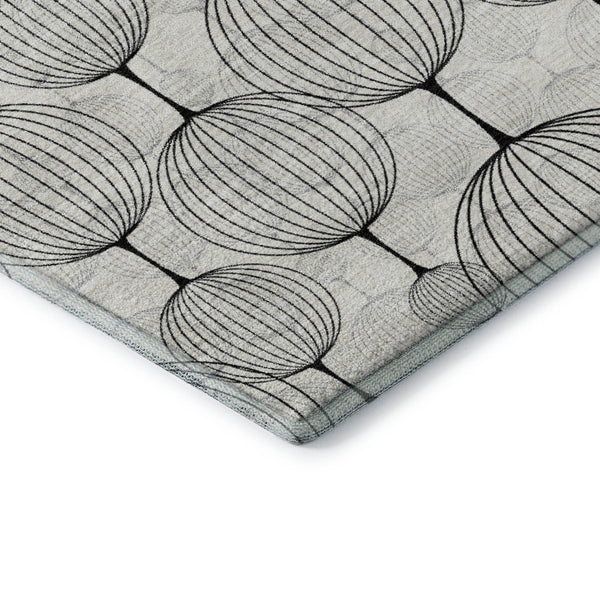 HomeRoots 8' Graphite & Silver Geometric Round Rug - Washable, UV Protected, Stain Resistant for High-Traffic Areas 661896