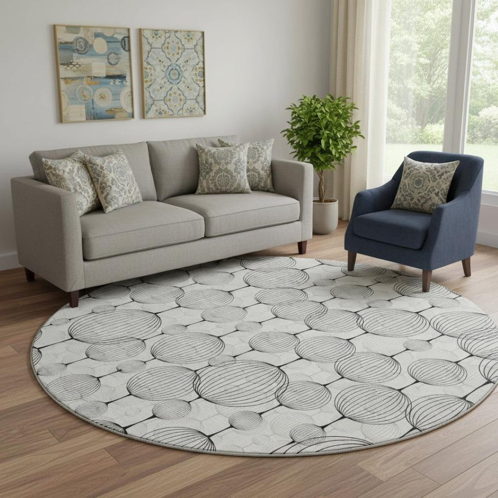 HomeRoots 8' White and Gray Geometric Round Rug - Washable, UV Protected, Stain Resistant for Modern Homes! 661908