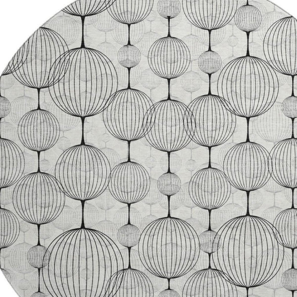 HomeRoots 8' White and Gray Geometric Round Rug - Washable, UV Protected, Stain Resistant for Modern Homes! 661908