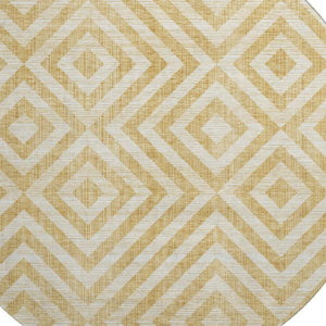 HomeRoots 8' Gold and Ivory Geometric Washable Round Rug – Durable, UV-Protected, Stylish for Modern Spaces! 661926