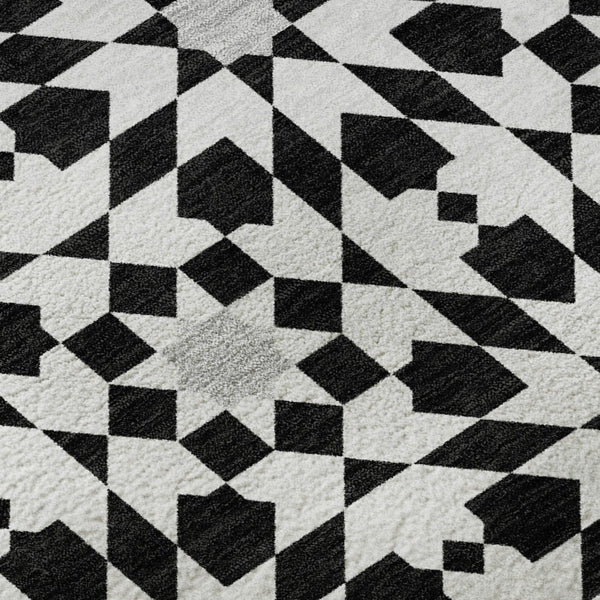 HomeRoots 5' X 8' Black And Silver Geometric Area Rug – Washable, UV Protected, Modern Style for Busy Homes 661985