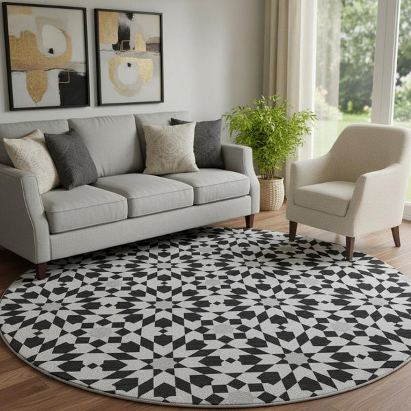 HomeRoots 8' Black and Silver Geometric Round Rug - Washable, Stain Resistant, UV Protected for Active Homes 661986