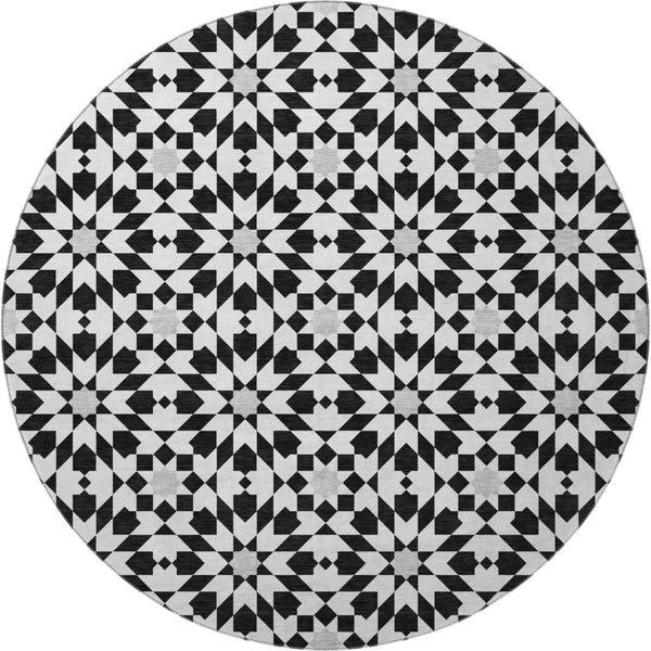 HomeRoots 8' Black and Silver Geometric Round Rug - Washable, Stain Resistant, UV Protected for Active Homes 661986