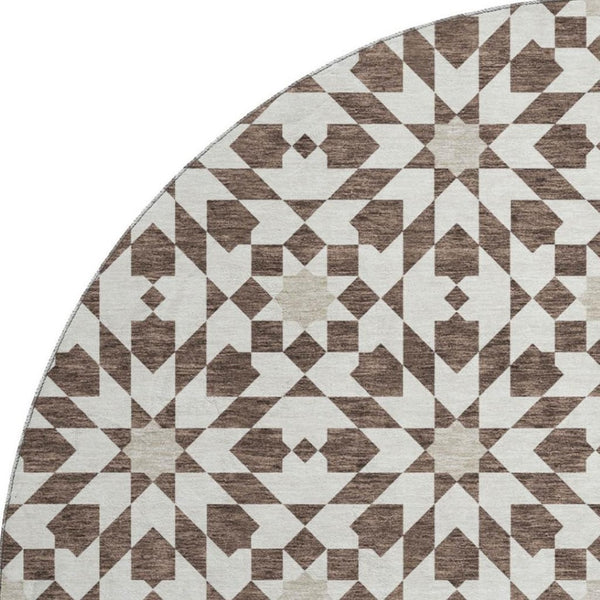 HomeRoots 8' Brown and Ivory Geometric Washable Round Rug – Durable, Stain-Resistant, UV Protected for All Spaces 661992