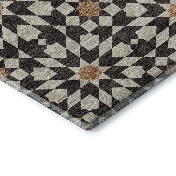 HomeRoots 8' Stylish Geometric Washable Round Rug in Charcoal, Silver, and Copper with UV Protection & Durability 661998