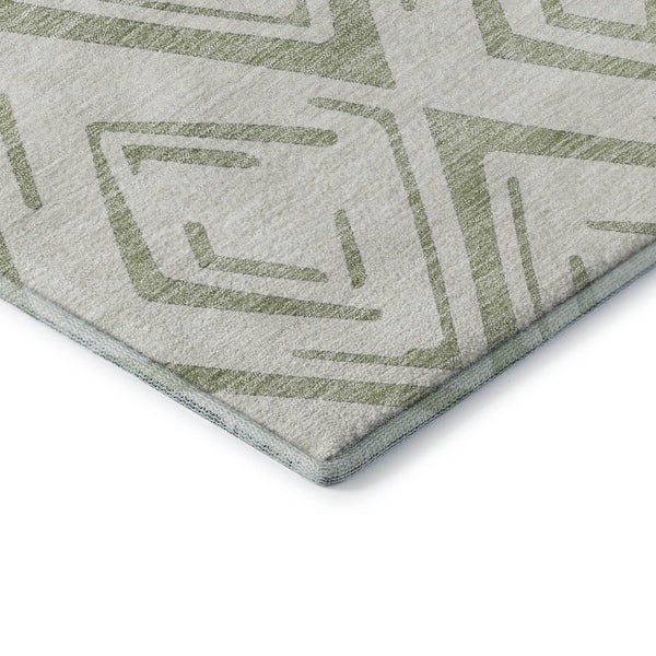 HomeRoots 8' Artichoke Green & Ivory Diamond Round Rug - Washable, UV Protected, Durable & Soft for Any Room 662184