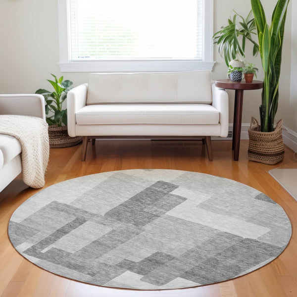 HomeRoots 8' Silver and Gray Abstract Geometric Round Rug - Washable, UV-Protected, Soft, Durable Design 662456