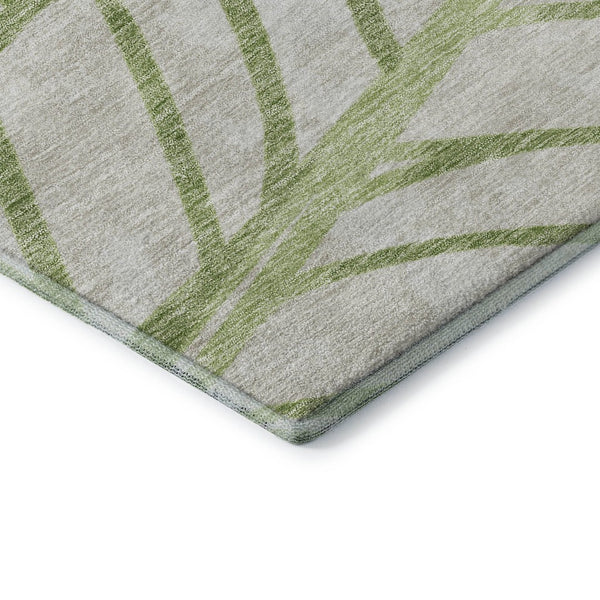HomeRoots 8' Artichoke Green & Beige Floral Round Rug - Washable, UV Protected, Durable & Stylish Home Accent 662468
