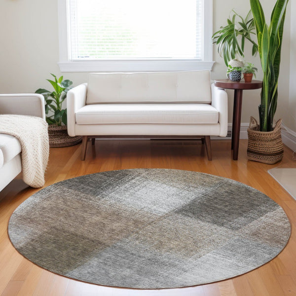 HomeRoots 8' Silver Beige & Gray Abstract Washable Round Rug - UV Protected, Easy-Care, Perfect for Homes 662588
