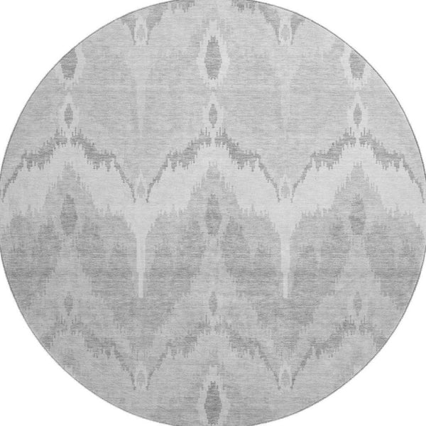 HomeRoots 8' Silver and Gray Ikat Washable Round Rug – Durable, Stain-Resistant with UV Protection for Homes 662672