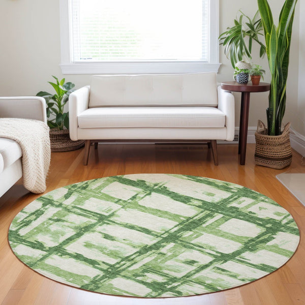 HomeRoots 8' Striped Green and Ivory Washable Round Rug with UV Protection - Stylish, Durable, and Easy Care! 662780