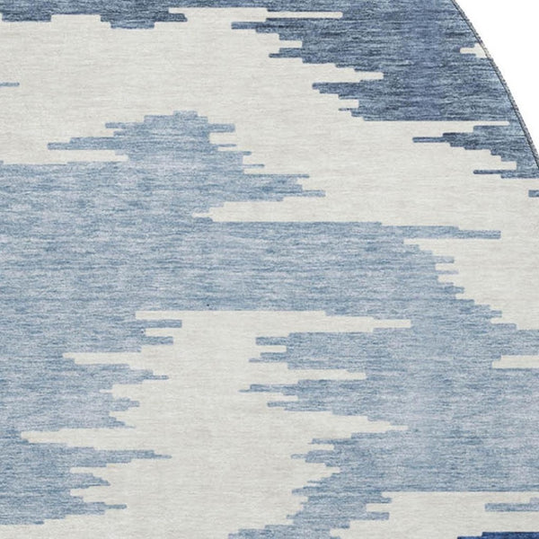 HomeRoots 8' Navy Blue and Ivory Abstract Round Rug - Washable, UV Protected, Durable for Modern Spaces 662864