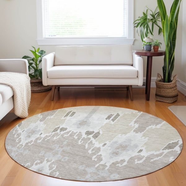 HomeRoots 8' Washable Round Rug in Ivory Beige and Gray Ikat Design with UV Protection for Cozy Spaces 662990