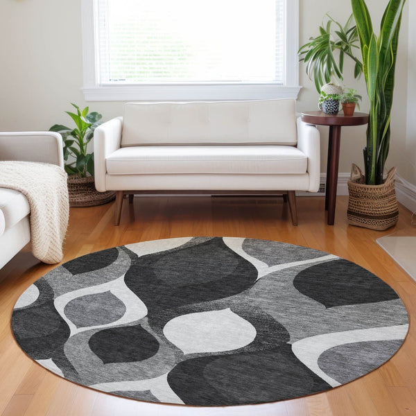 HomeRoots 8' Black And Silver Ogee Round Rug - Washable, UV Protected, Durable Design for High Traffic Areas 663044