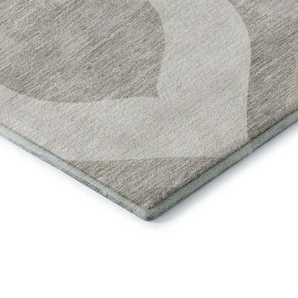 HomeRoots 8' Ivory Beige and Gray Ogee Round Rug - Washable, UV Protected, Stain Resistant for High-Traffic Areas 663068