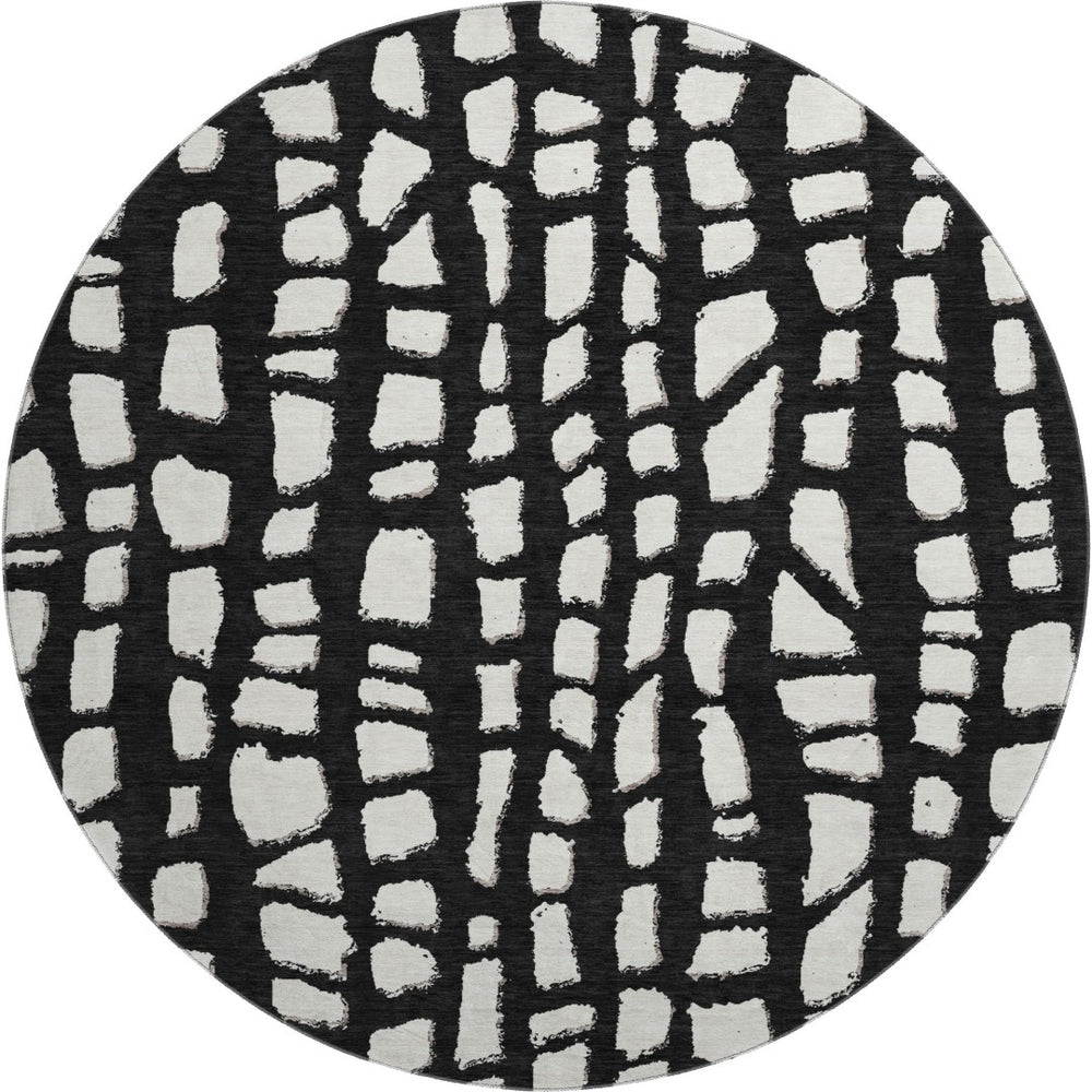 HomeRoots 8' Black and Ivory Cobblestone Washable Round Rug - UV Protected, Durable & Easy-Clean Design! 663344