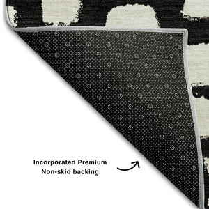 HomeRoots 8' Black and Ivory Cobblestone Washable Round Rug - UV Protected, Durable & Easy-Clean Design! 663344