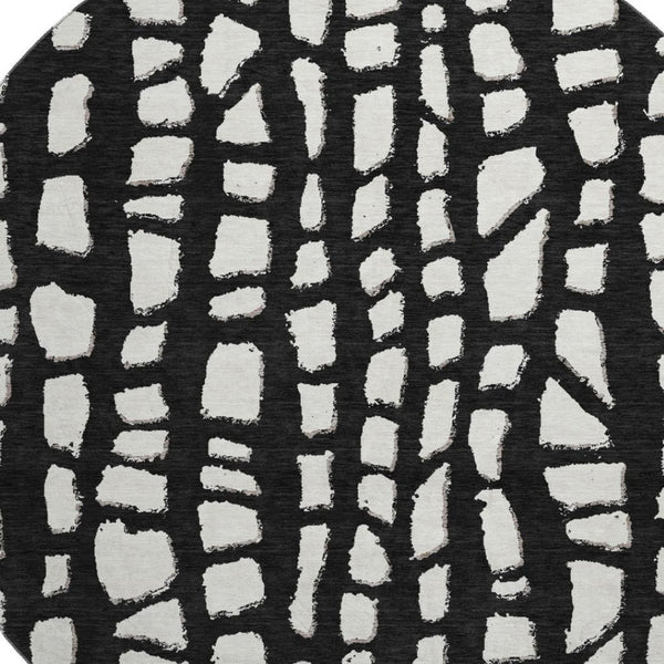 HomeRoots 8' Black and Ivory Cobblestone Washable Round Rug - UV Protected, Durable & Easy-Clean Design! 663344
