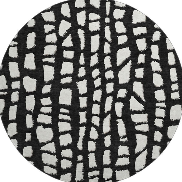 HomeRoots 8' Black and Ivory Cobblestone Washable Round Rug - UV Protected, Durable & Easy-Clean Design! 663344