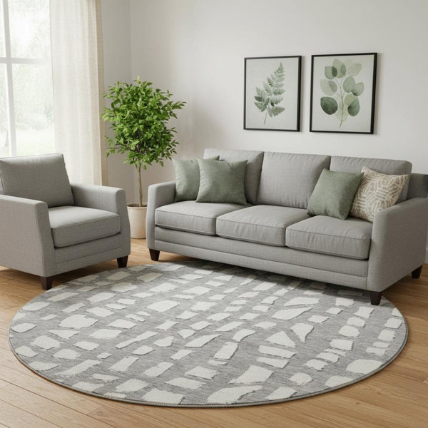 HomeRoots 8' Gray and Ivory Cobblestone Washable Round Rug - UV Protected, Stain-Resistant, Ideal for High-Traffic Areas 663356