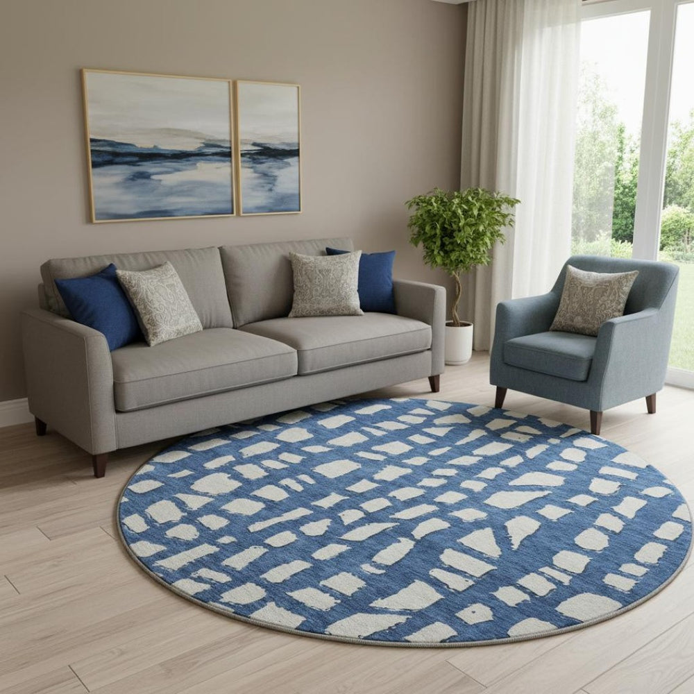 HomeRoots 8' Navy Blue & Ivory Cobblestone Washable Round Rug with UV Protection for Stylish, High-Traffic Areas 663368
