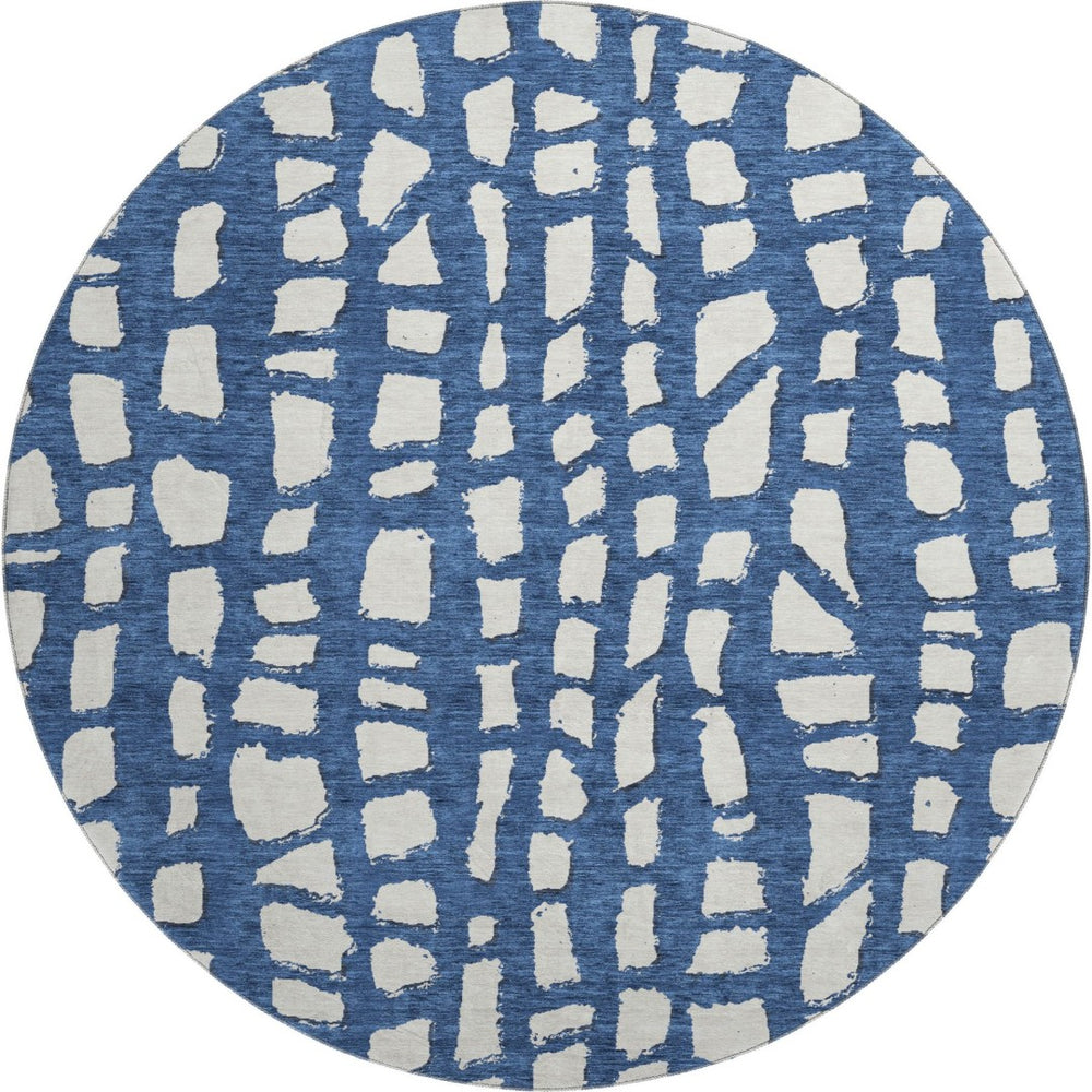 HomeRoots 8' Navy Blue & Ivory Cobblestone Washable Round Rug with UV Protection for Stylish, High-Traffic Areas 663368