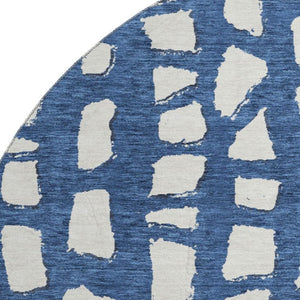 HomeRoots 8' Navy Blue & Ivory Cobblestone Washable Round Rug with UV Protection for Stylish, High-Traffic Areas 663368