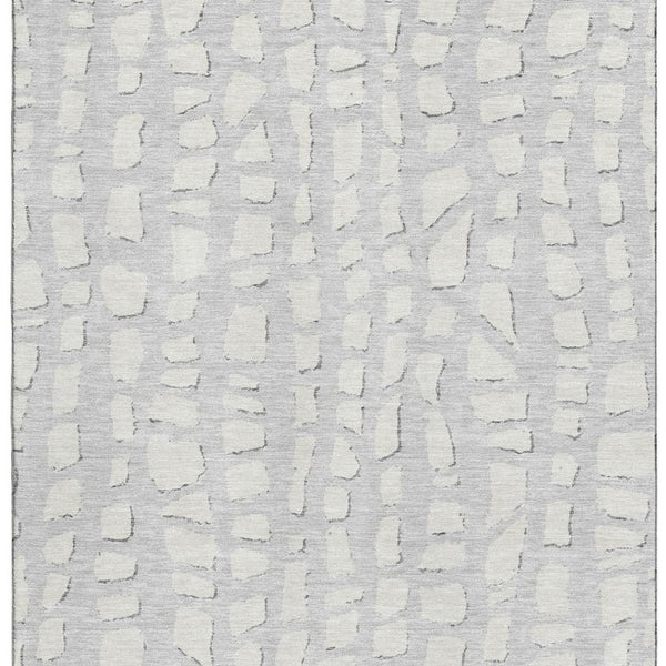 HomeRoots 5' X 8' Stylish Silver & Ivory Cobblestone Washable Area Rug with UV Protection for Modern Homes 663385