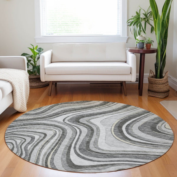 HomeRoots 8' Gray and Ivory Marble Washable Round Rug - Durable, Stylish, UV-Protected for High-Traffic Areas 663533