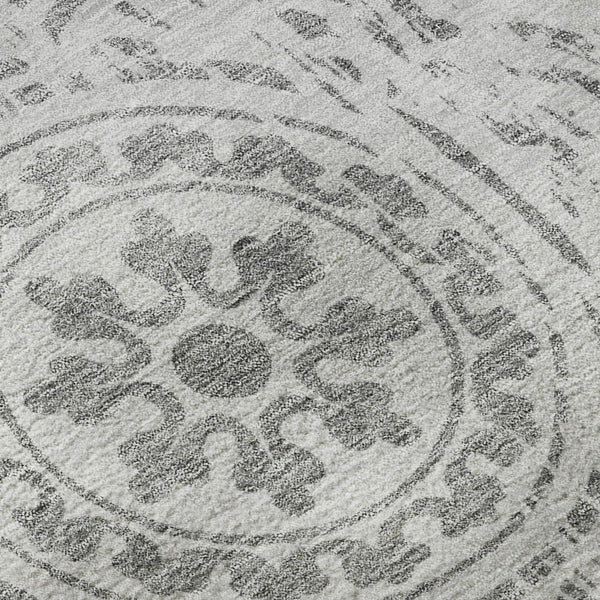 HomeRoots 5' X 8' Silver and Gray Medallion Area Rug - Washable, UV Protected, Durable for High-Traffic Spaces 663709