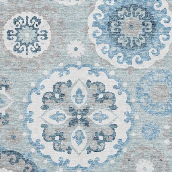 HomeRoots 5' X 8' Sky Blue Medallion Area Rug - Washable, UV-Protected, Stain-Resistant for Kid & Pet Homes 664064