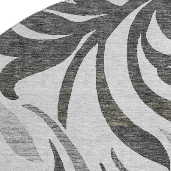 HomeRoots 8' Gray Ivory Silver Floral Washable Round Area Rug - UV Protected, Stain-Resistant & Stylish Decor 664125