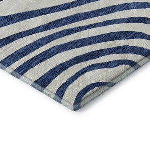 HomeRoots 8' Blue and Ivory Abstract Round Rug – Washable, UV-Protected, Durable for High-Traffic Areas! 664173