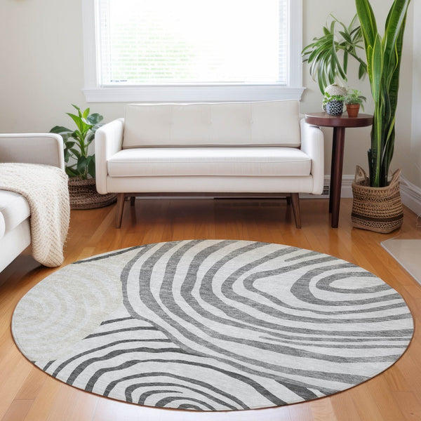HomeRoots 8' Gray Silver and Beige Abstract Round Rug - Washable, UV-Protected, Soft for High Traffic Areas 664197
