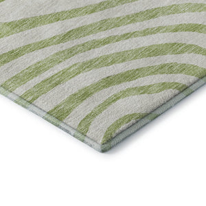 HomeRoots 8' Stylish Green, Gray & Ivory Abstract Round Rug – Washable, UV-Protected for Modern Spaces! 664203